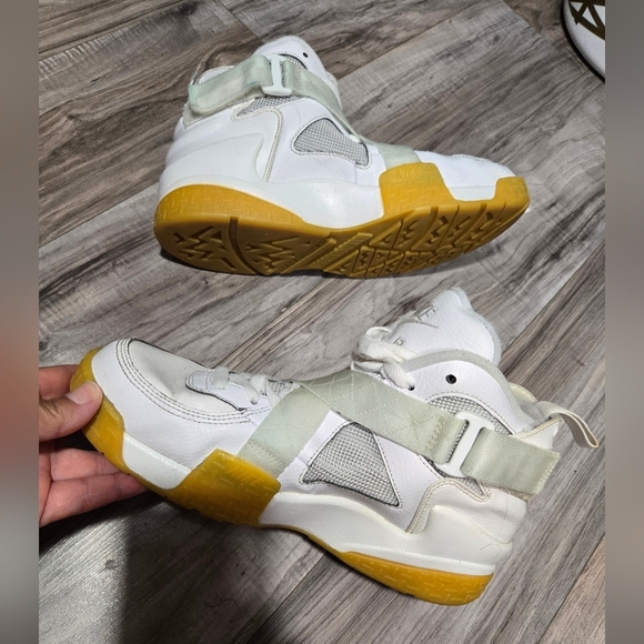 Nike Air Raid Shoes White Gum Retro DJ5974-100 Mens Size 9 - Picture 6 of 16